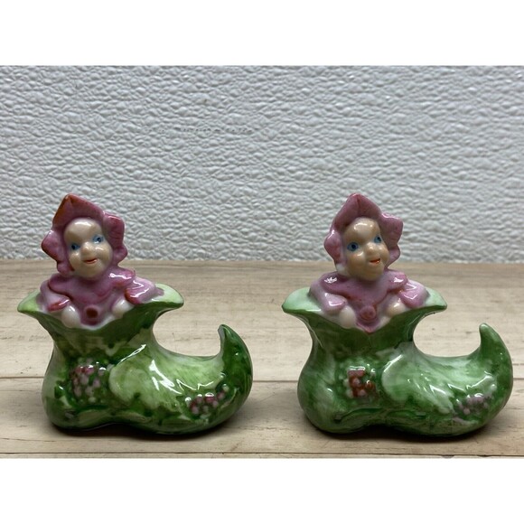 Vtg Unbranded Pink Elf In Green Boot Porcelain Figurine Set Of 2 Made In Japan - Picture 1 of 9